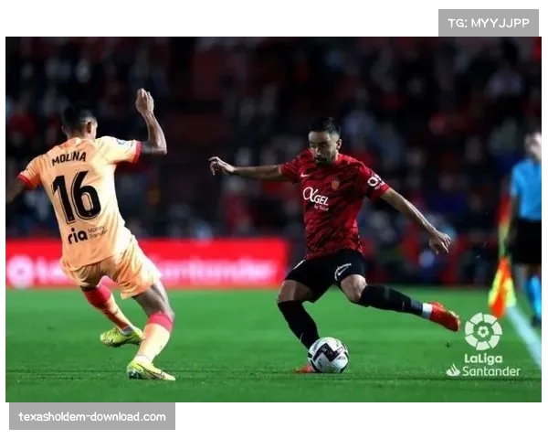 穆里奇马略卡锋线支点 头球能力成进攻武器